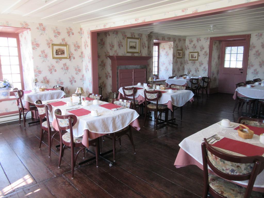 Auberge Du Manoir Dauth Sainte-Anne-de-la-Pérade Dış mekan fotoğraf